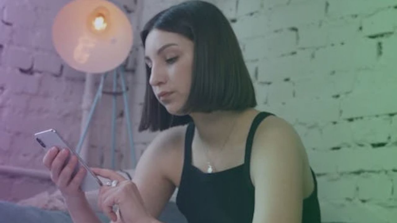 WhatsApp पर अब दिखेंगे विज्ञापन? शुरू हुई पेड चैनल सब्सक्रिप्शन सर्विस, यूजर्स के अनुभव में आएगा नया मोड़